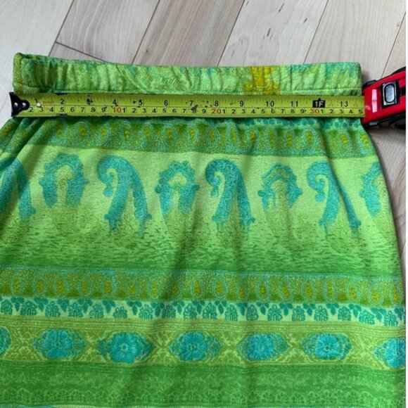 Vintage maxi skirt with bold green and turquoise paisley pattern - Picture 3 of 8